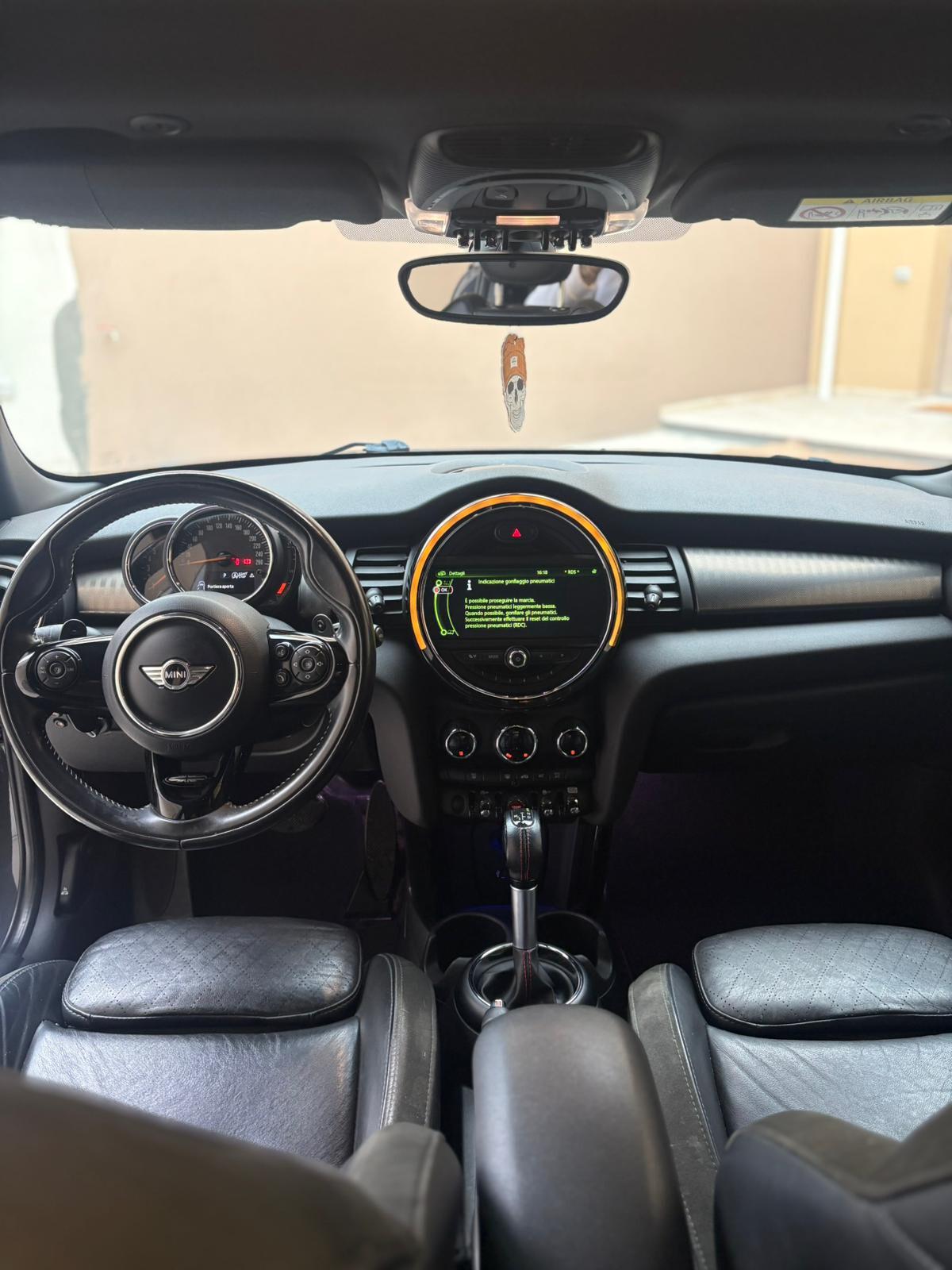Mini 2.0 Cooper SD aut. Hype 5 porte