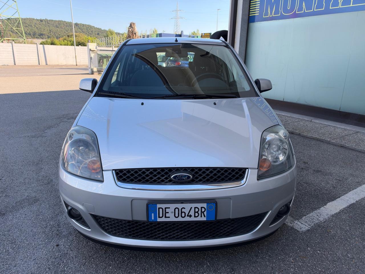 Ford Fiesta 1.2 16V 5p. Ghia