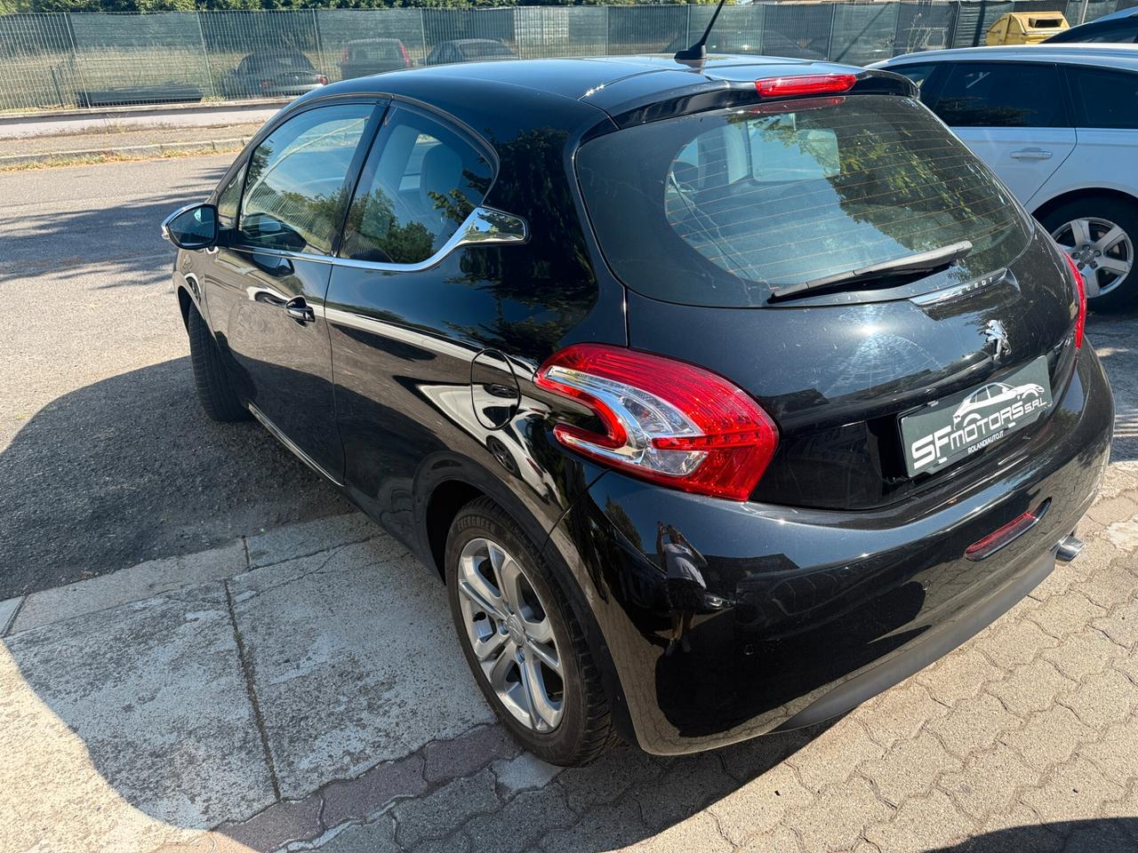 Peugeot 208 PureTech 82 3 porte Allure