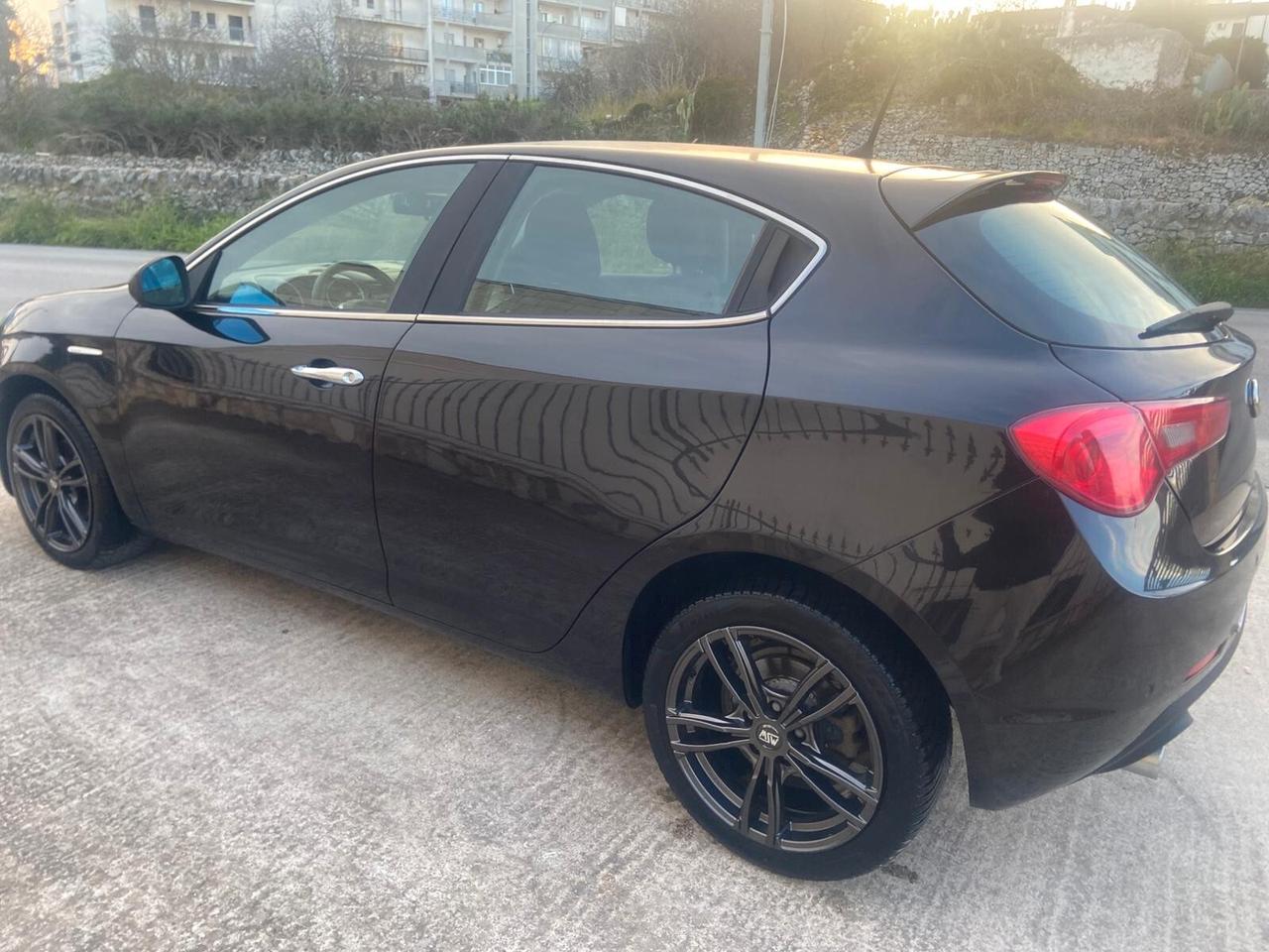 Alfa Romeo Giulietta 1.6 JTDm-2 105 CV Exclusive