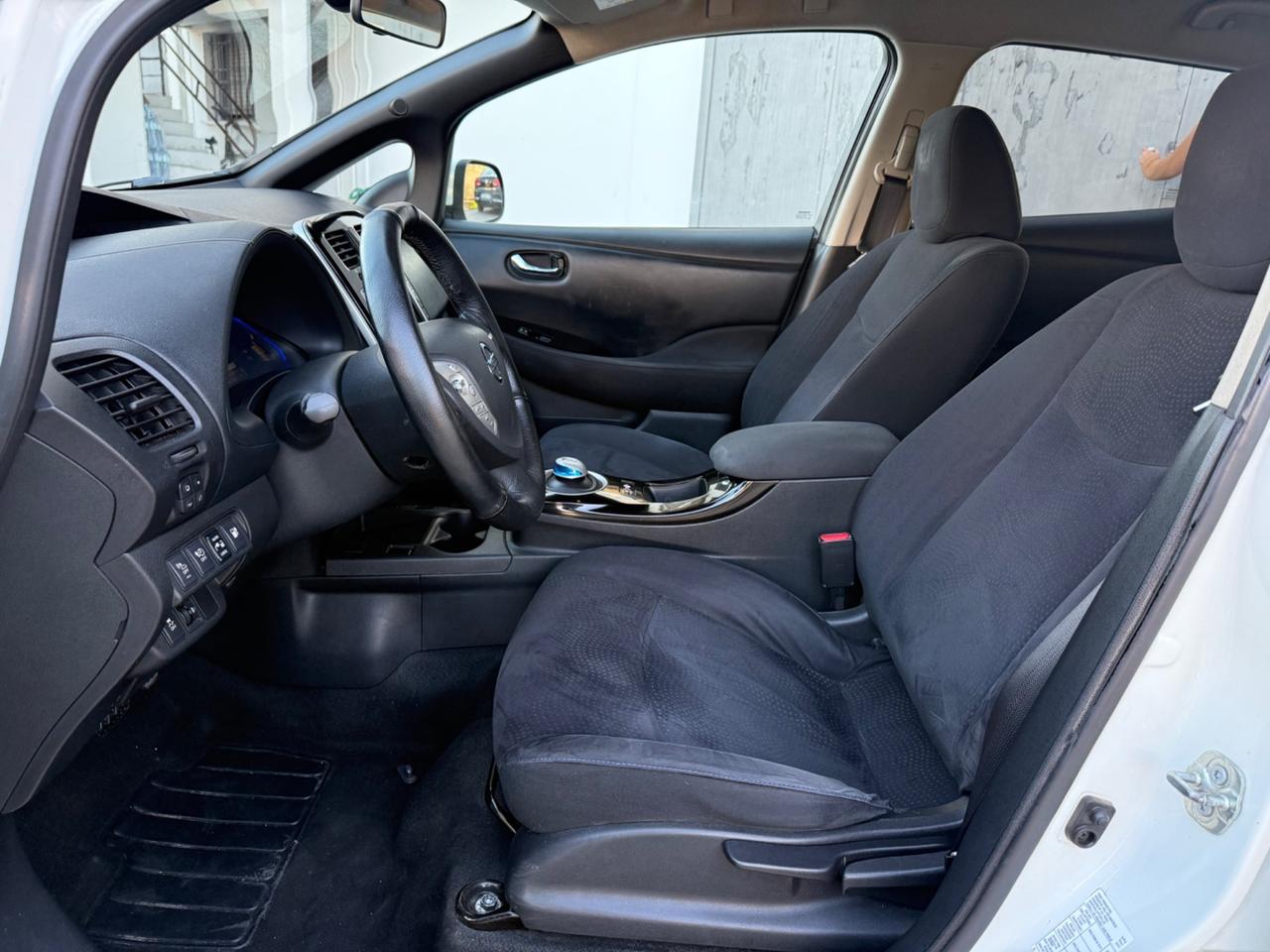 Nissan Leaf Tekna 30KWh Solar pack Spoiler 2016