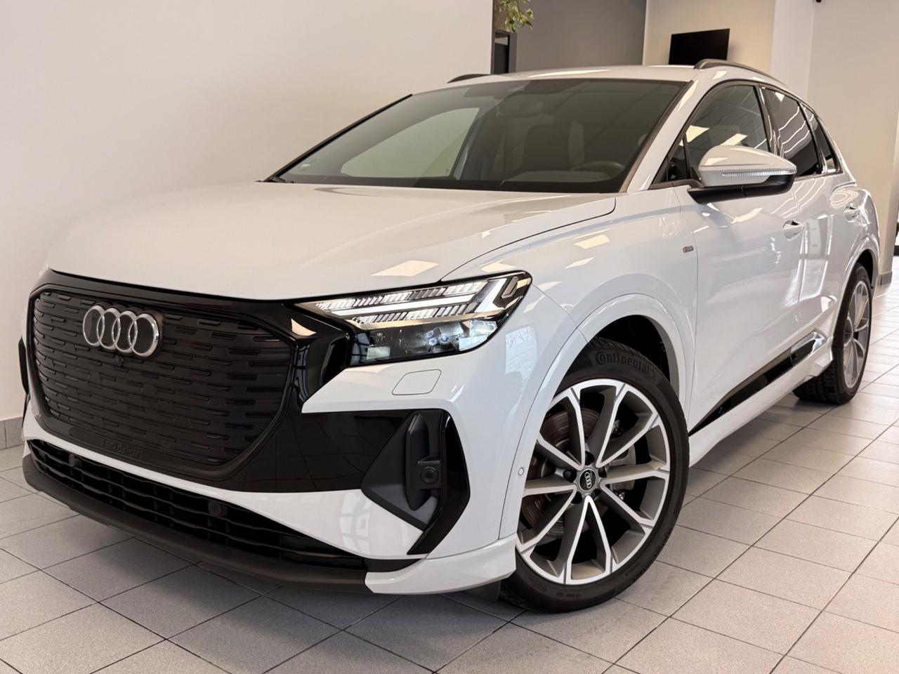 Audi Q4 40 e-tron S line Iva deducibile