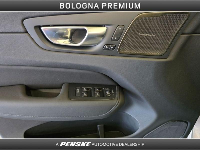 Volvo XC60 XC60 B5 AWD automatico Ultra Dark