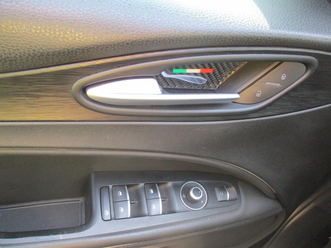 Alfa Romeo Stelvio 2.2 Turbodiesel 180 CV AT8 RWD Business