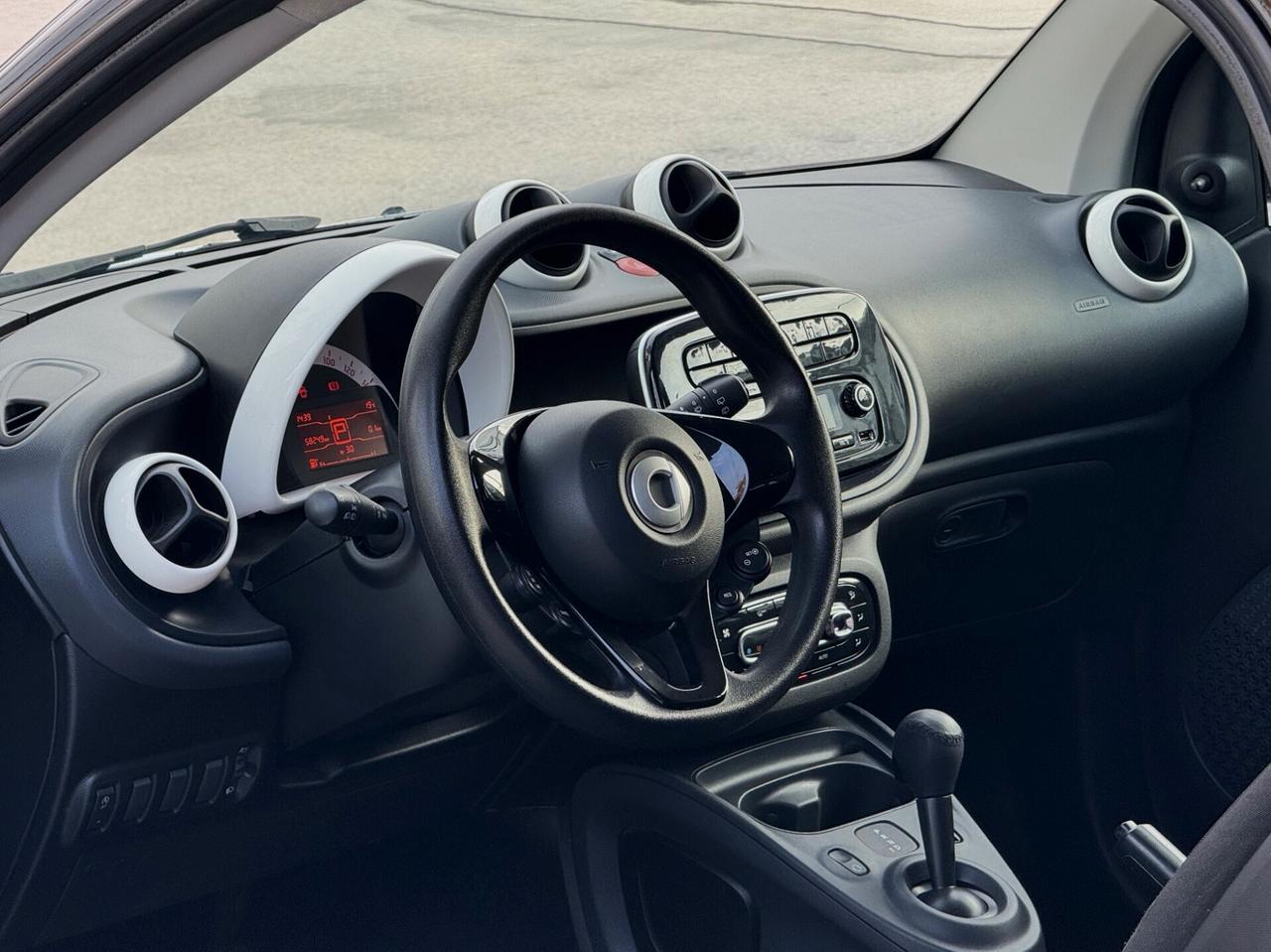 Smart forTwo 1.0 Youngster 71CV Twinamic