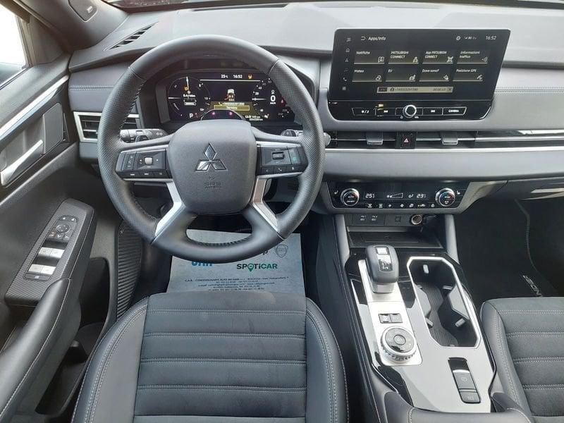 Mitsubishi Outlander PHEV 2.4L PHEV INTENSE
