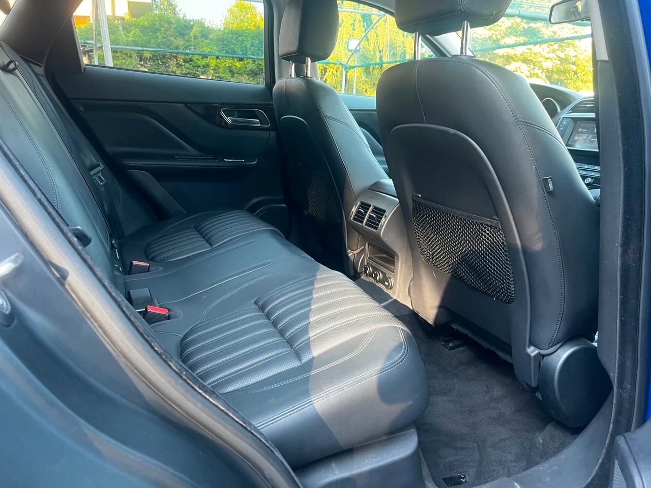 Jaguar F-Pace 2.0 D 240 CV AWD aut.