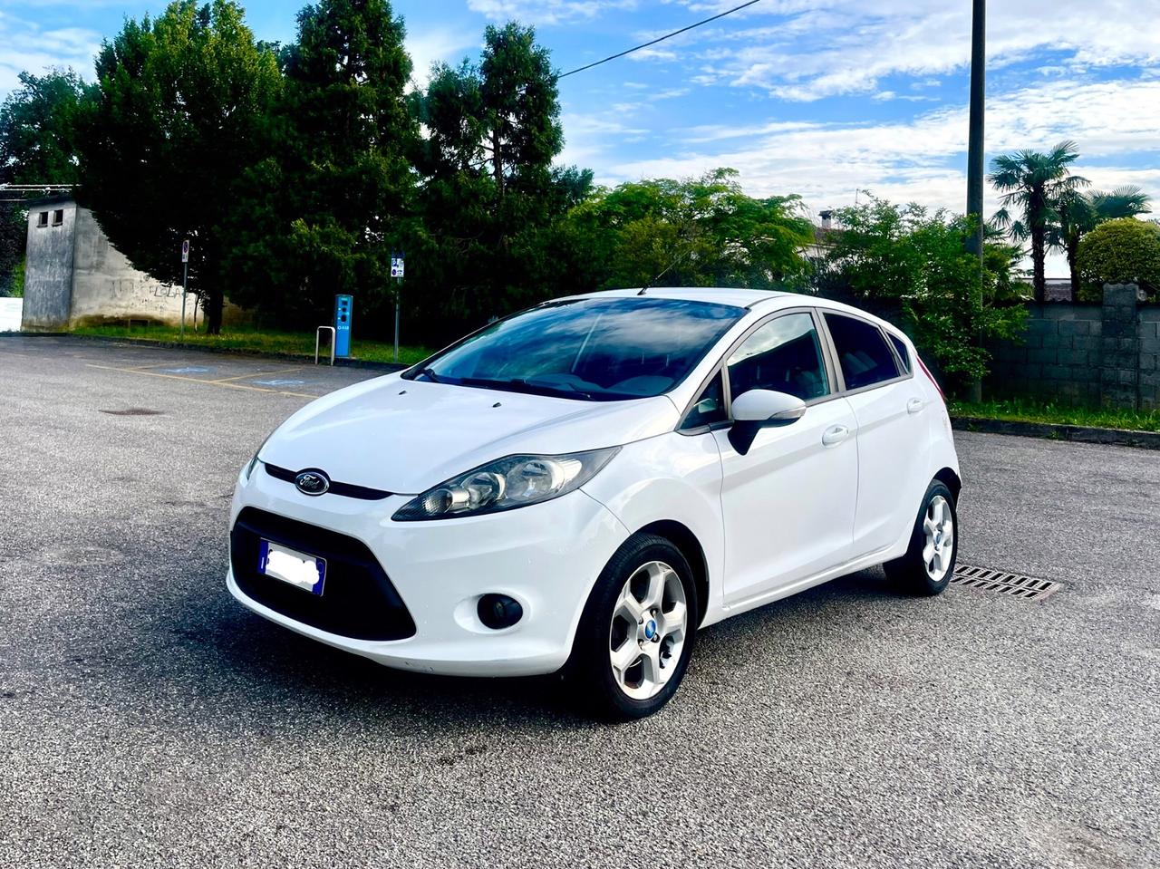 Ford Fiesta 1.4 TDCi 70CV 5 porte Titanium