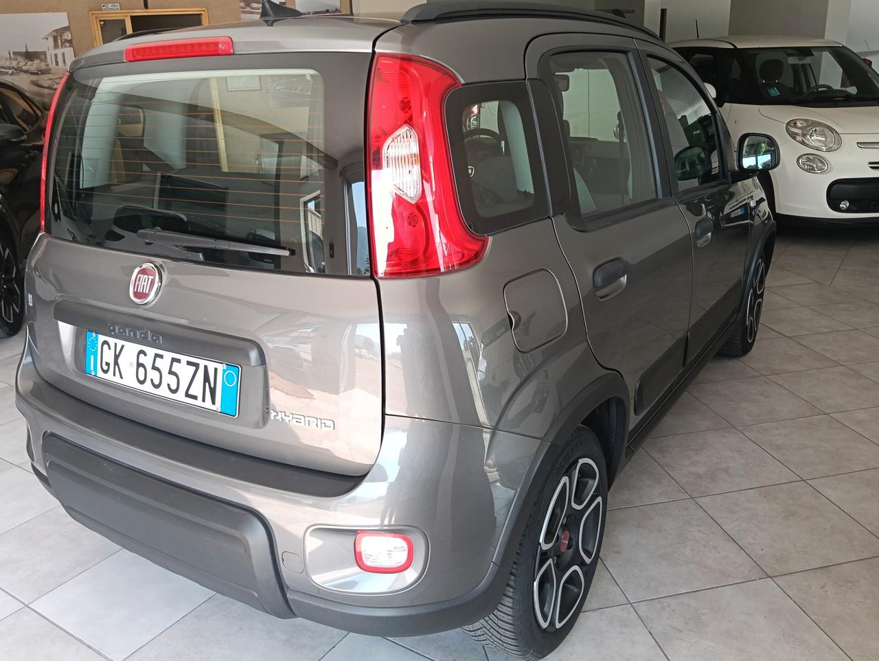 Fiat Panda Hybrid city life