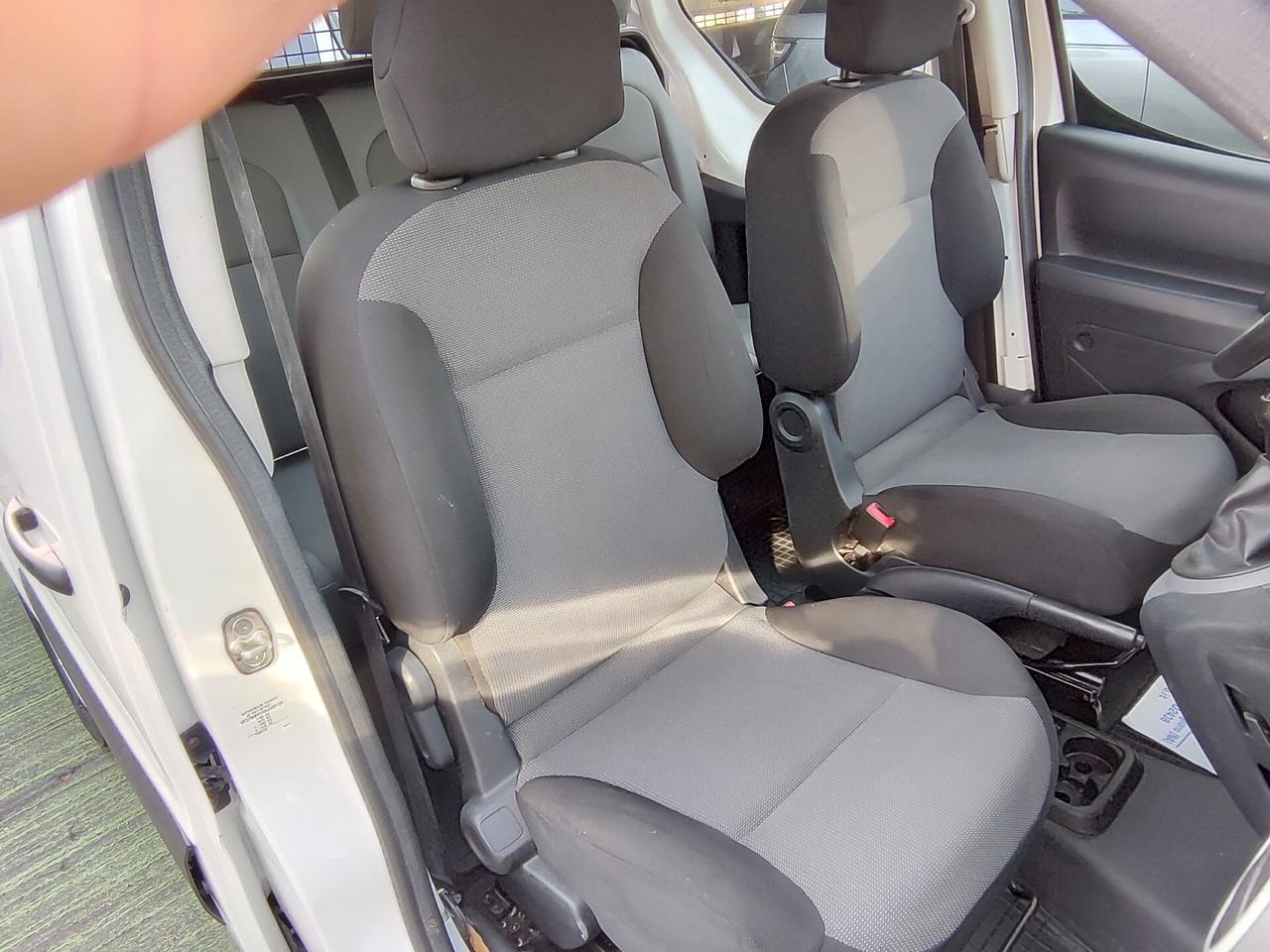 Peugeot Partner maxi prolungato 5 posti