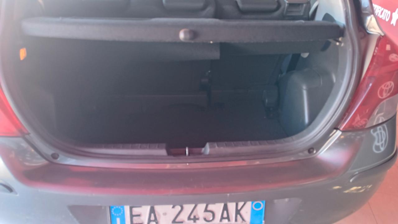 Toyota Yaris 1.0 5 porte