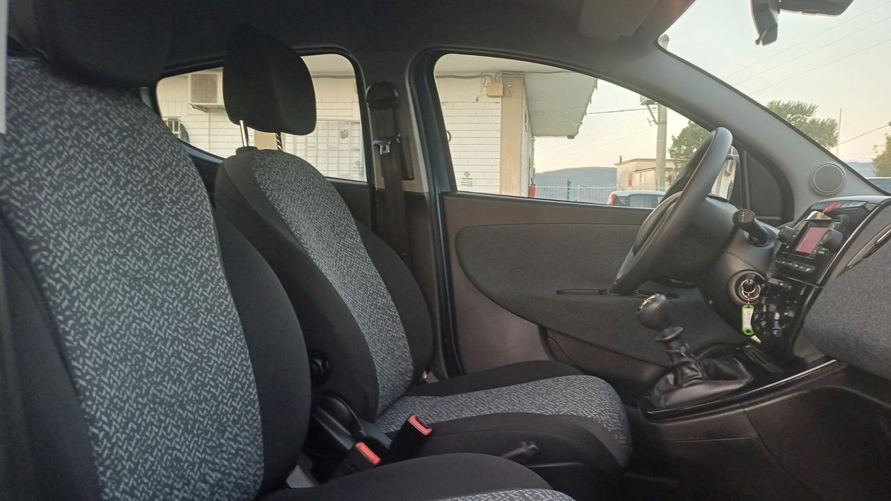 Lancia Ypsilon 1.0 FireFly 5 porte S&S Hybrid Silver 2023 SOLO 5MILA KM