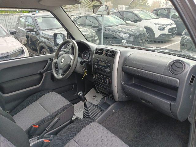 SUZUKI Jimny 1.3i 16V cat 4WD JLX
