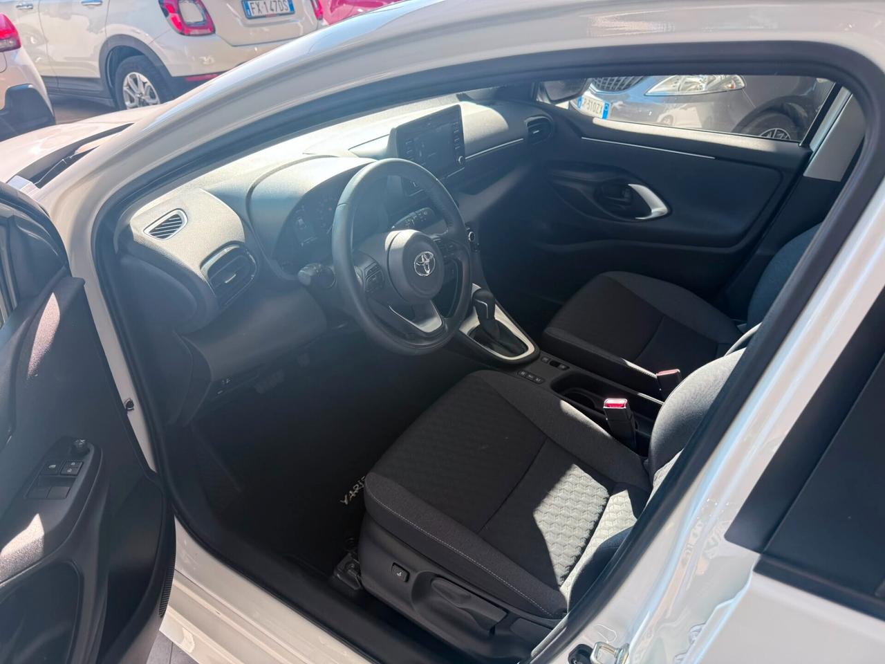 Toyota Yaris 1.5 Hybrid 5 porte Business