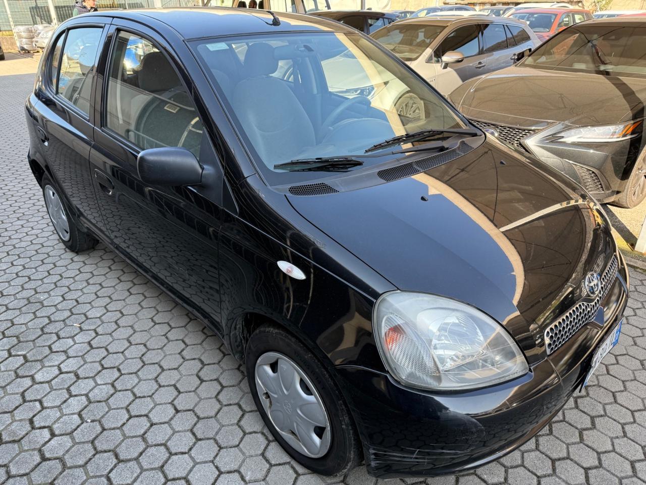 Toyota Yaris 1.0i 16V cat 5 porte Sol