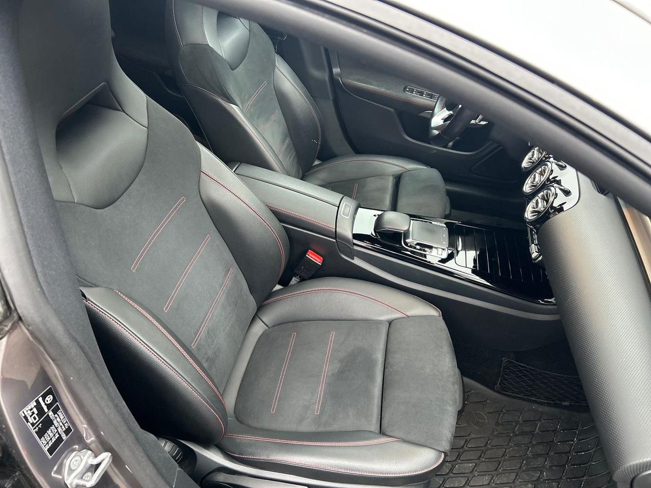 Mercedes-Benz CLA 200 Premium CLA 200 #8756