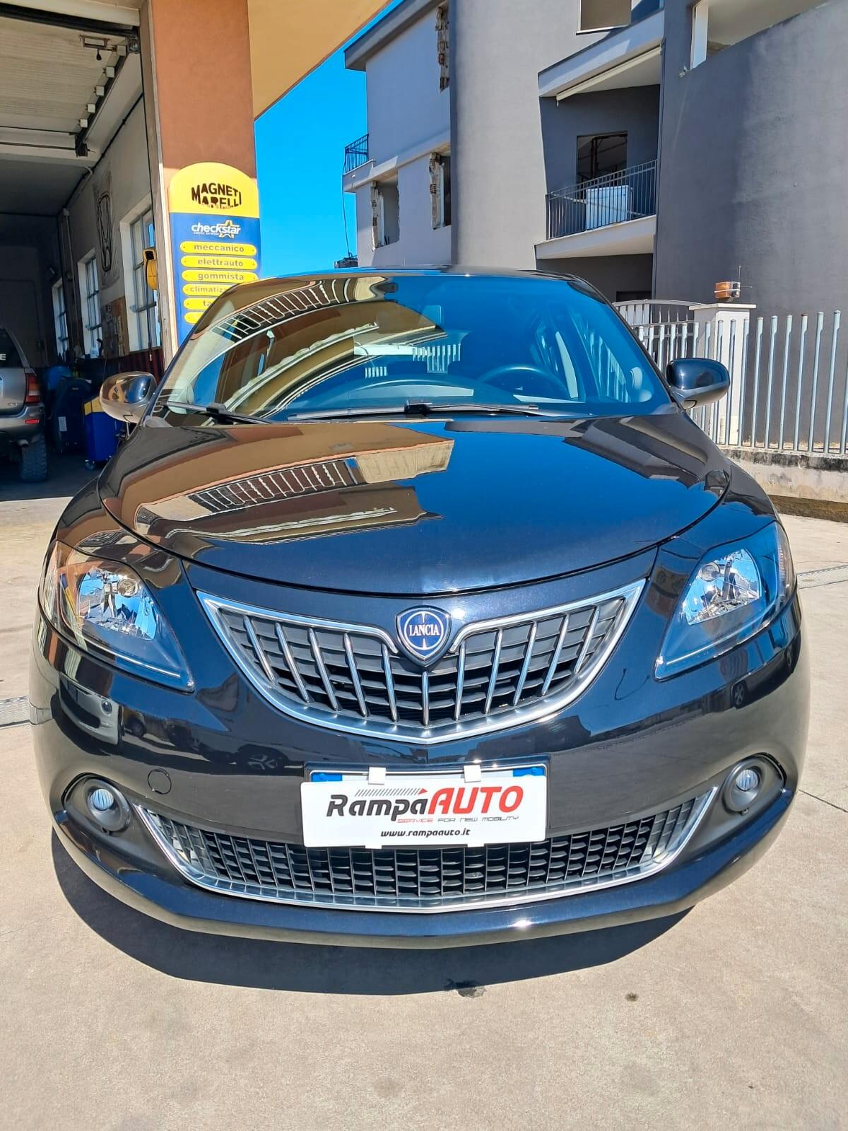 Lancia Ypsilon 1.0 FireFly 5 porte S&S Hybrid Gold