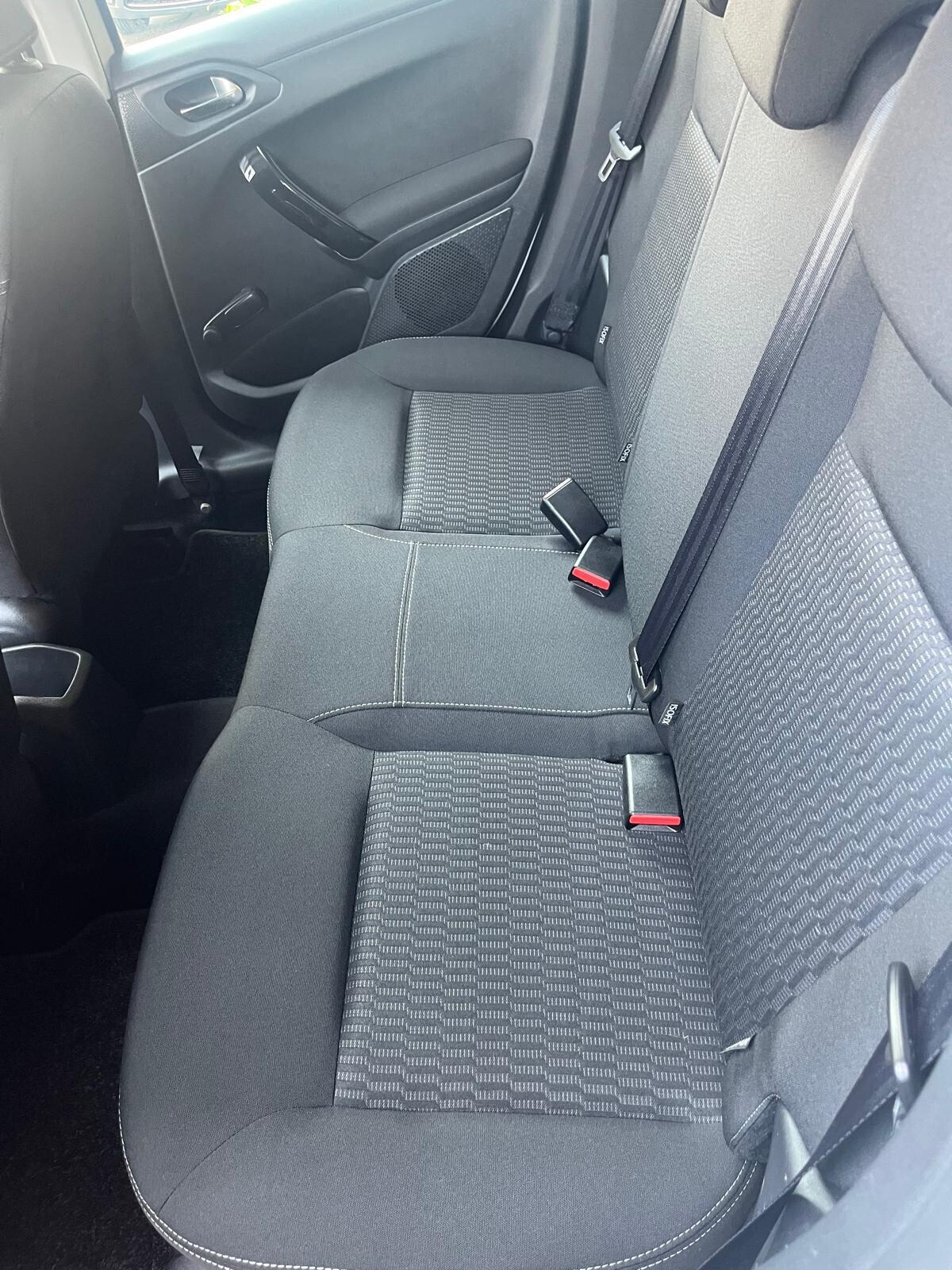Peugeot 208 PureTech 82 5 porte Allure