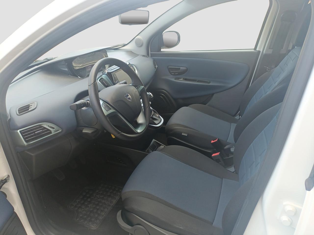 Lancia Ypsilon 1.0 FireFly 5 porte S&S Hybrid Gold