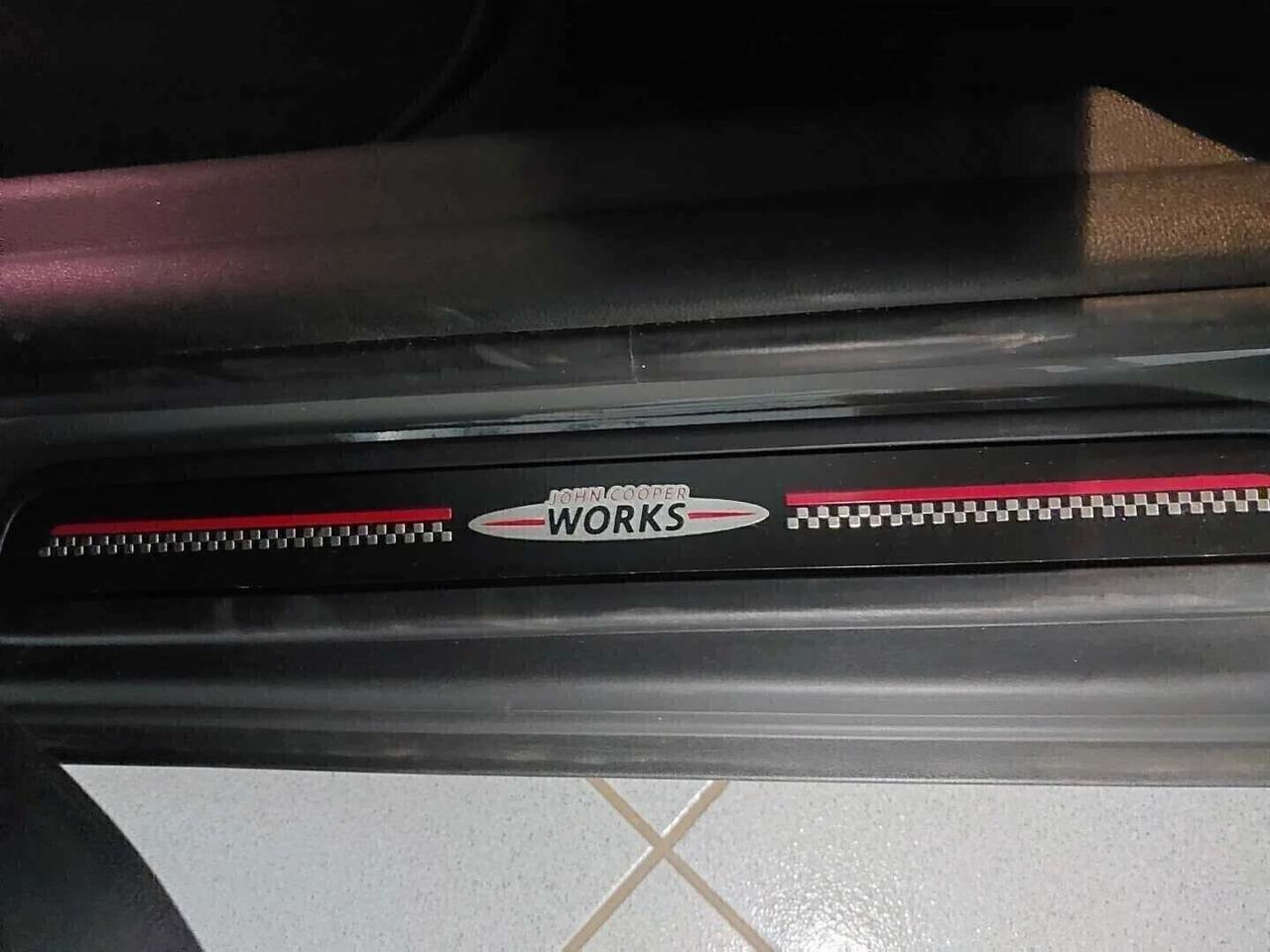 Mini Countryman COOPER D AUTOMATIC _ JOHN COOPER WORKS_PANORAMA_R18_BLACK PAKET