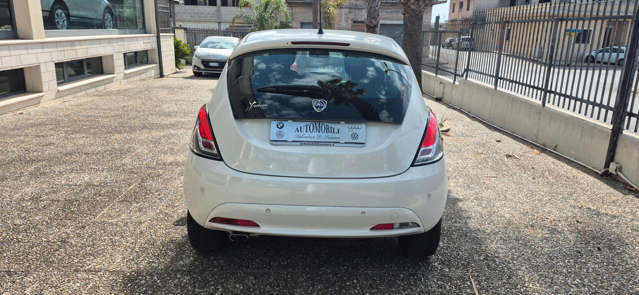 Lancia Ypsilon 1.2 69 CV 5 porte S&S Gold