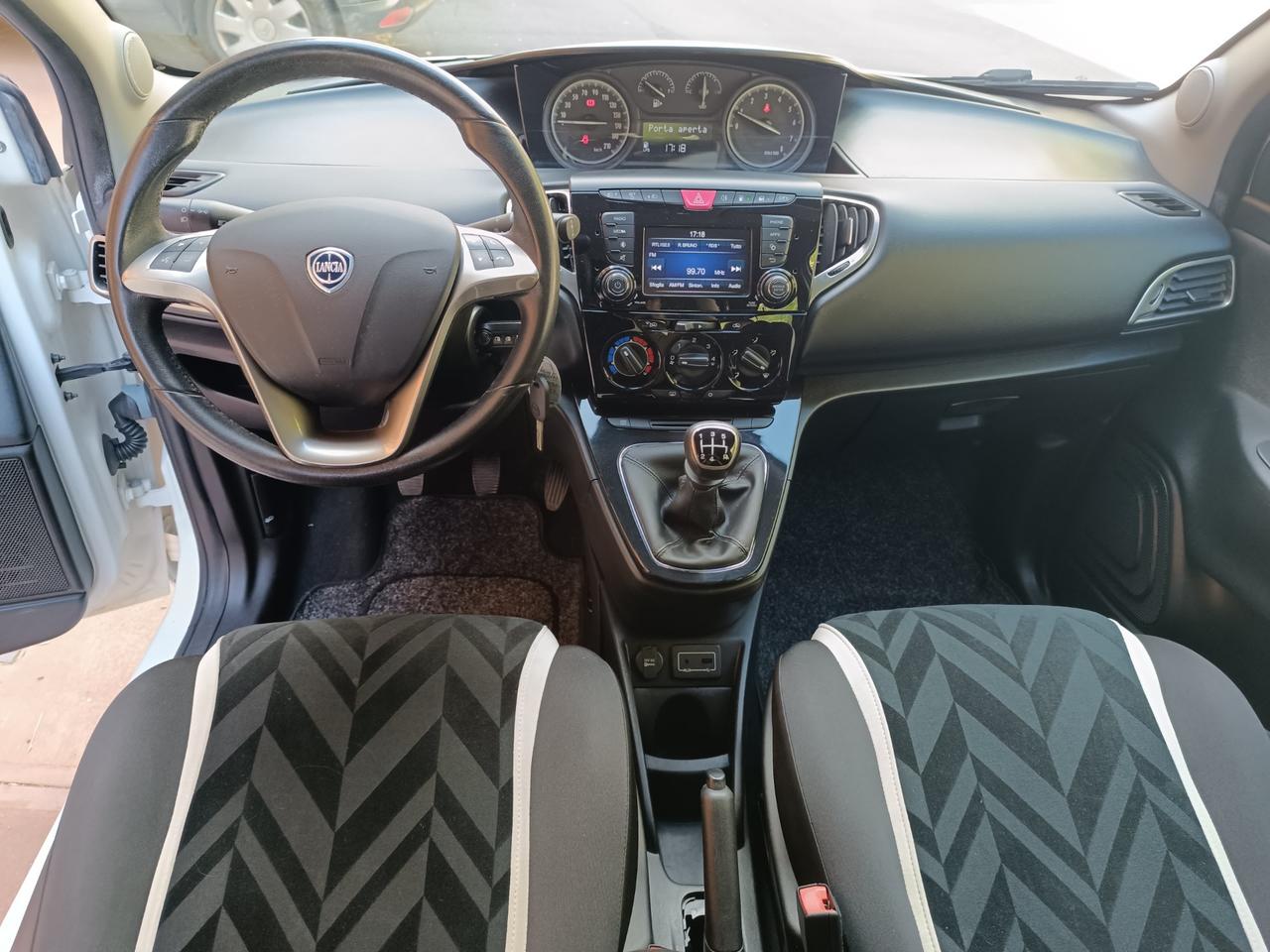 Lancia Ypsilon 1.2 69 CV 5 porte GPL Ecochic Gold