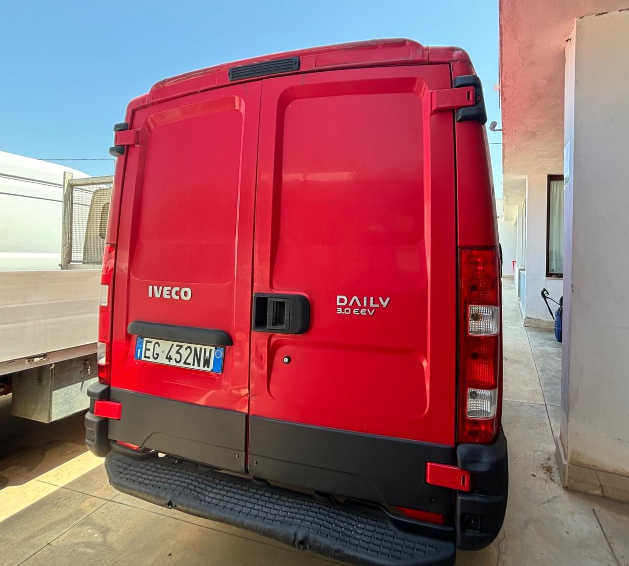 Iveco Daily Furgonato - 2011-3.0- 186000 km
