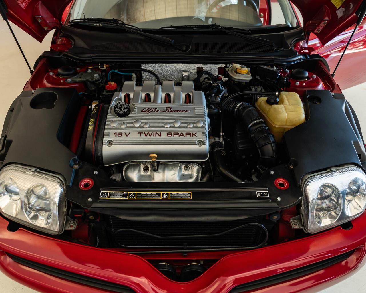 Alfa Romeo 2.0 Twin Spark 150 CV – Basso chilometraggio - Rosso Alfa