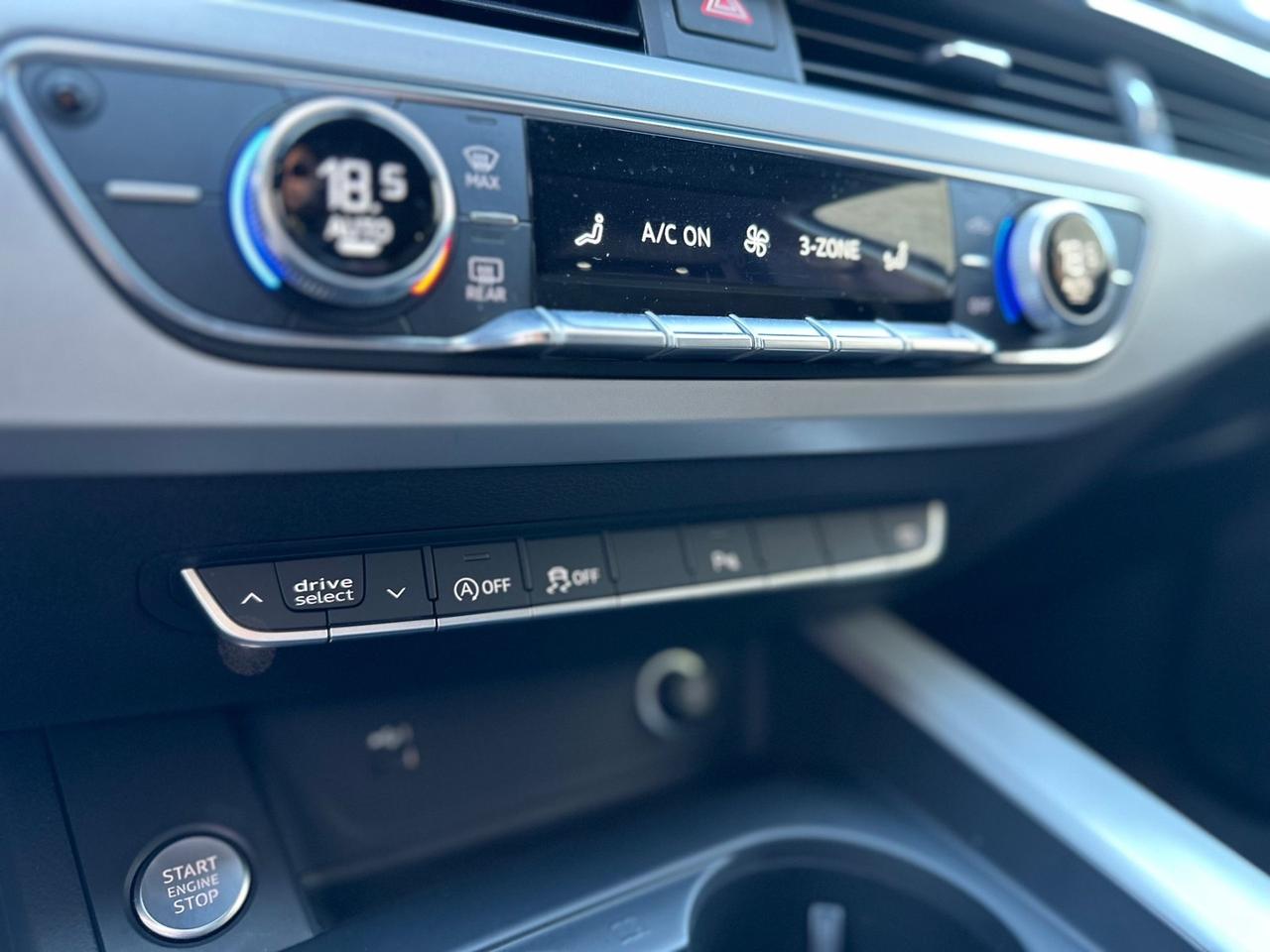 Audi A4 Avant 40 TDI S tronic S line edition V. COCKPIT