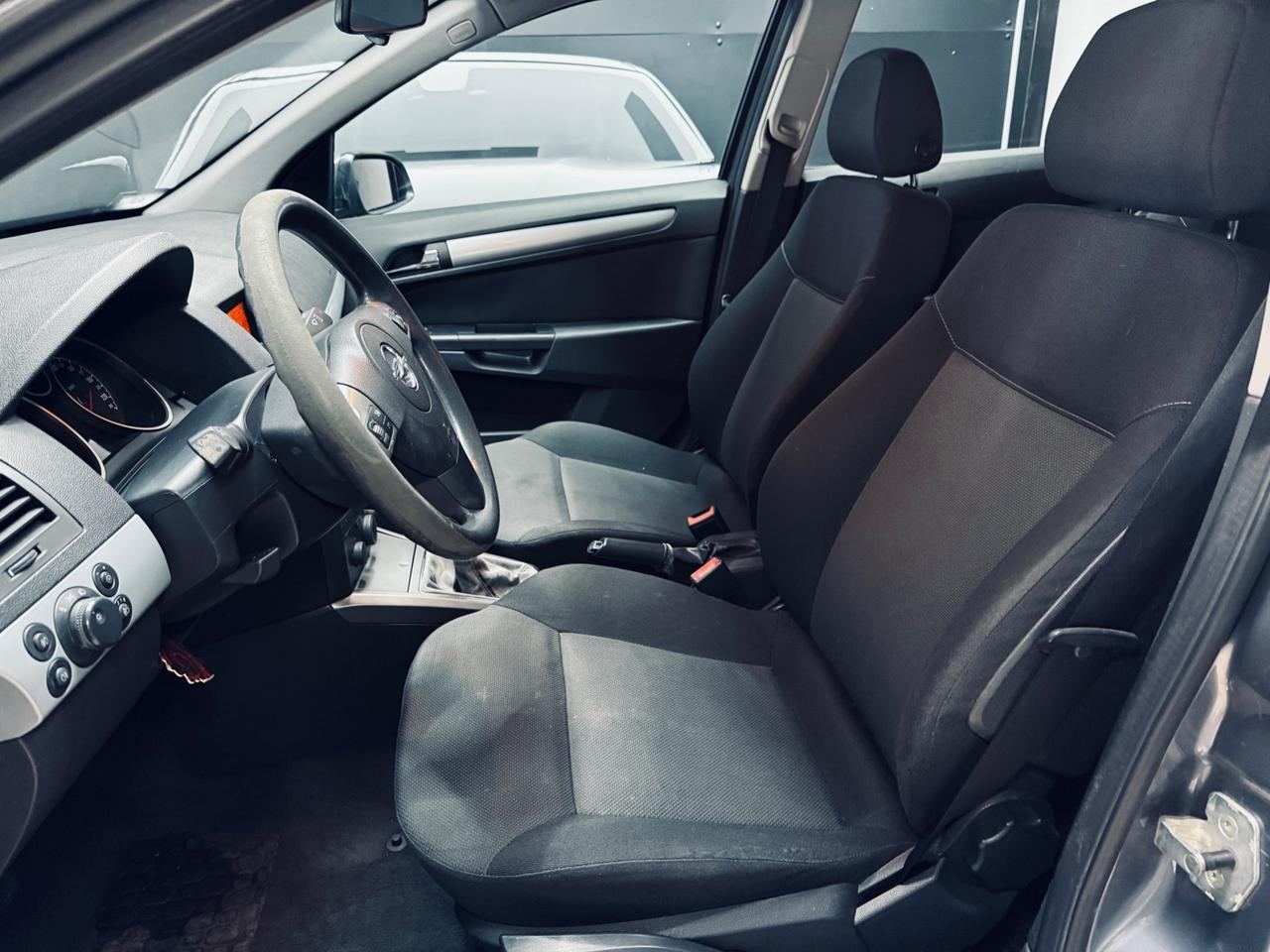 Opel Astra 1.7 CDTI 101CV 5 porte Cosmo*NEOPATENTATI*