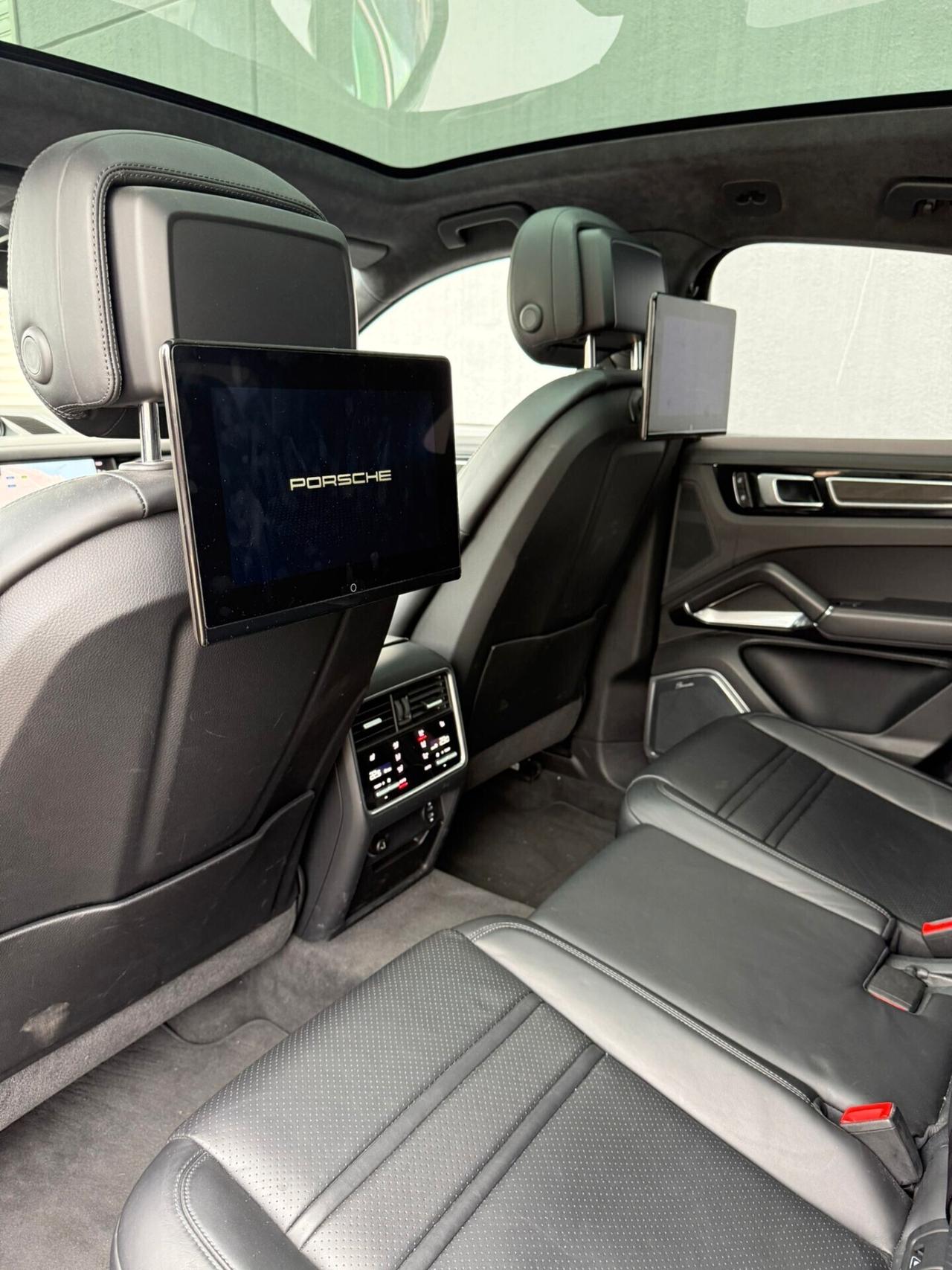 Porsche Cayenne Coupé 4.0 V8 Turbo S E-Hybrid 680 cv,