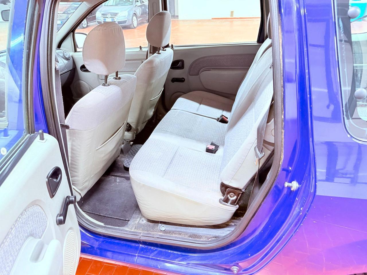 Dacia Logan 1.5 dCi 70CV 7 posti ok Neopatentati
