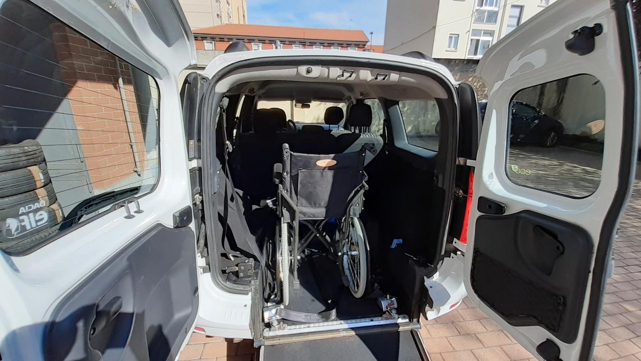 Dacia trasporto disabili pianale ribassato