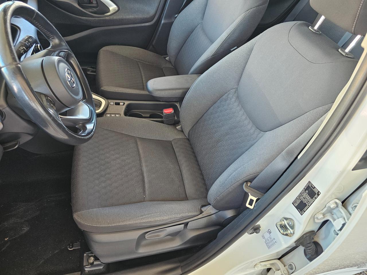 Toyota Yaris 1.5 Hybrid 5 porte Business
