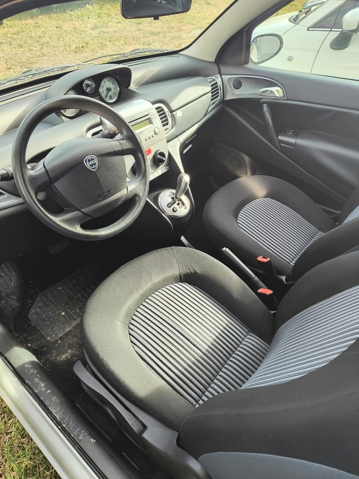 Lancia Ypsilon 1.3 MJT 75 CV Argento