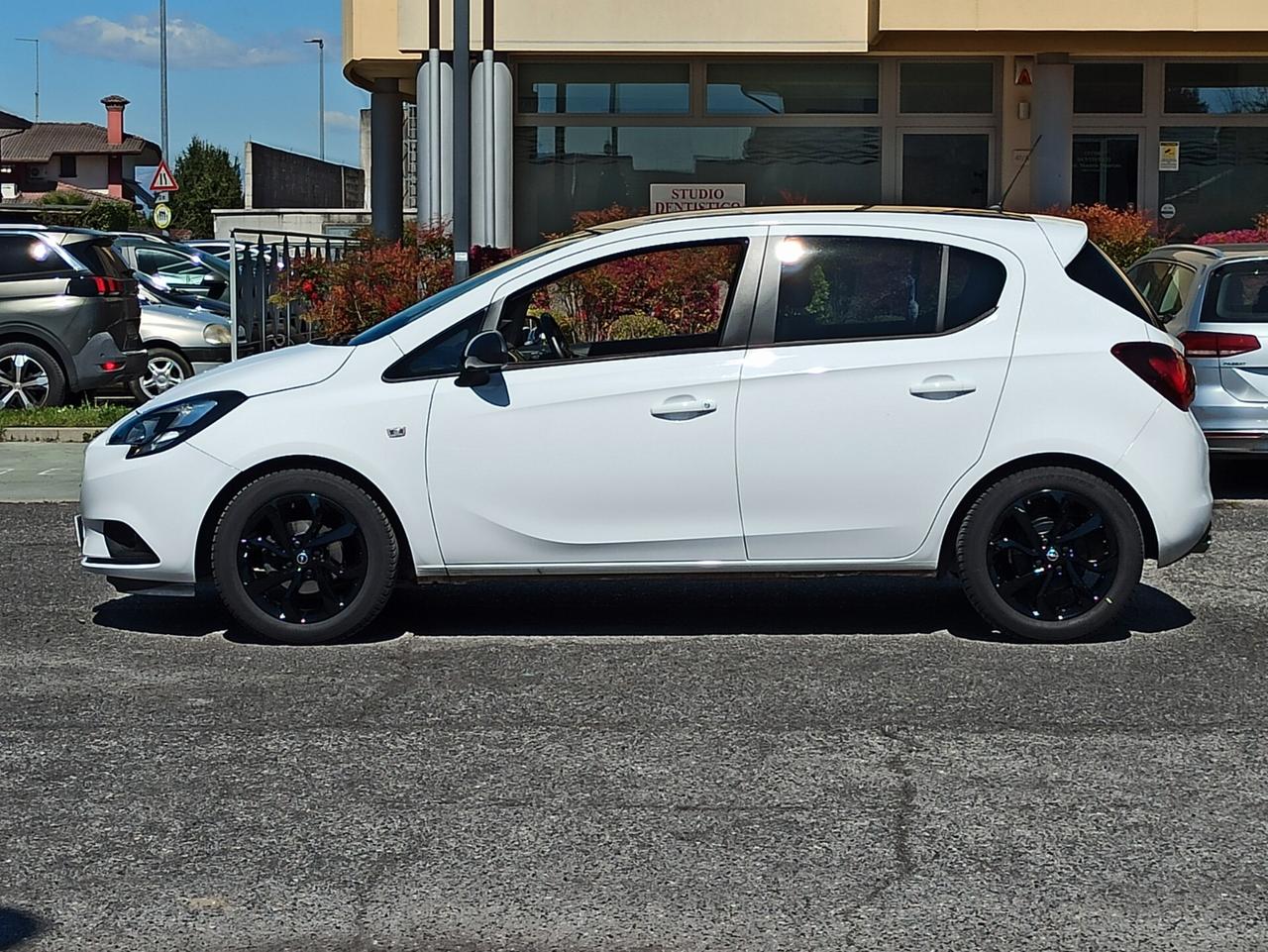 Opel Corsa 1.4 90CV GPL Tech 5 porte Black Edition