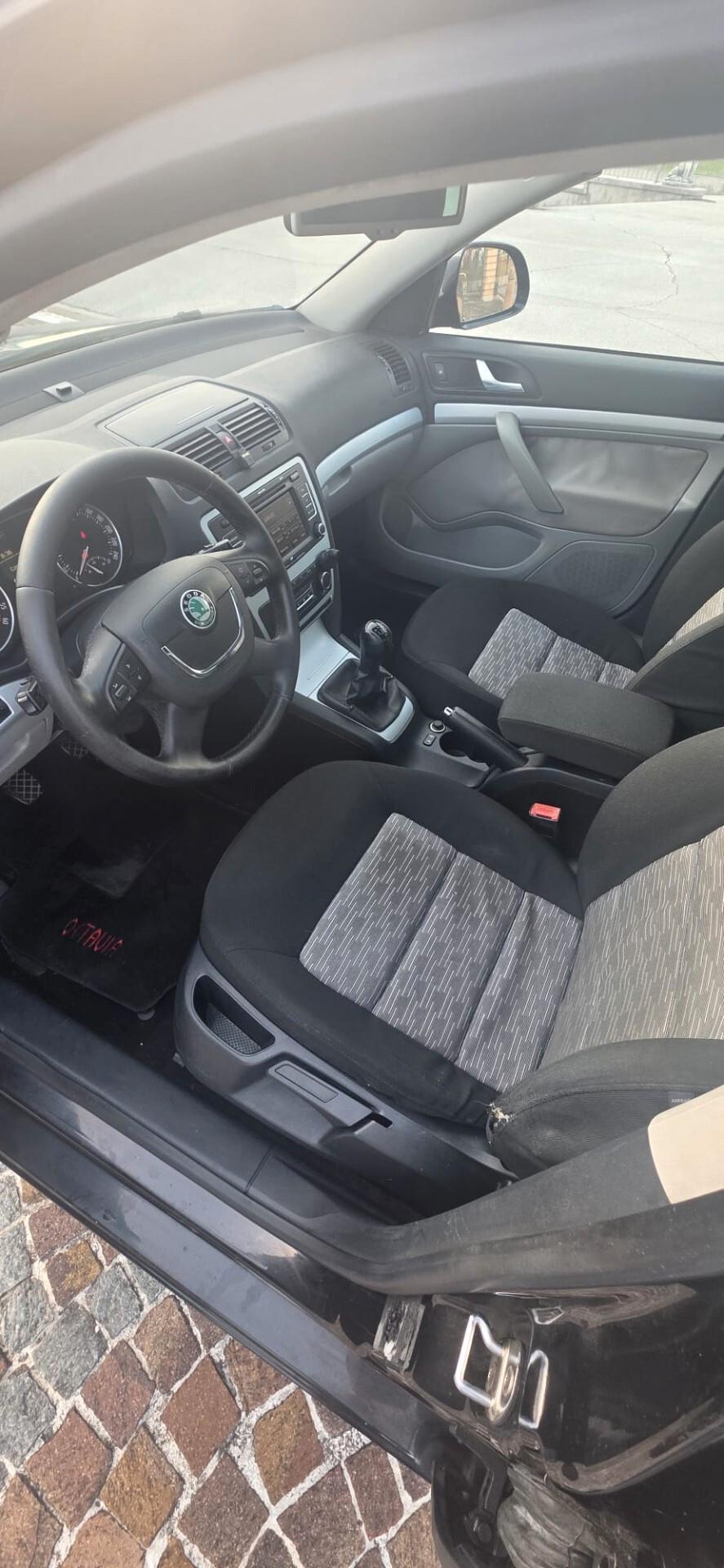 Skoda Octavia 1.6 TDI CR F.AP. Wagon Elegance