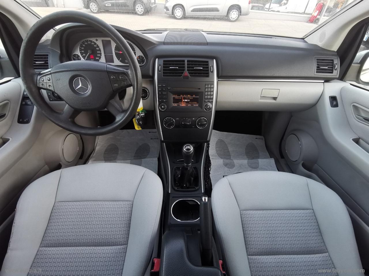 MERCEDES-BENZ B 180 CDI Executive