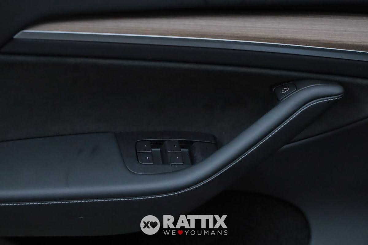 Tesla Model Y Long Range Dual Motor awd + tetto panoramico