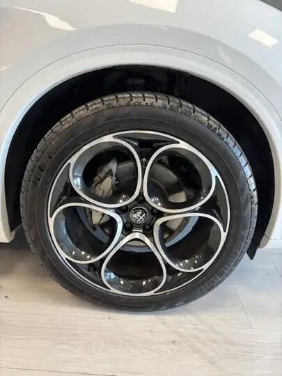 Alfa Romeo Stelvio 2.2 t Veloce Q4 210cv auto~Unipro~Promo~Finanziamento