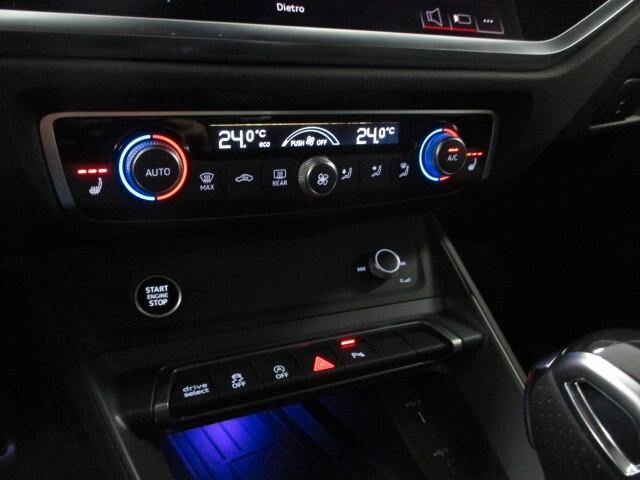 Audi Q3 SUV (35) Blackline 2.0 TDI 150CV S-Tronic