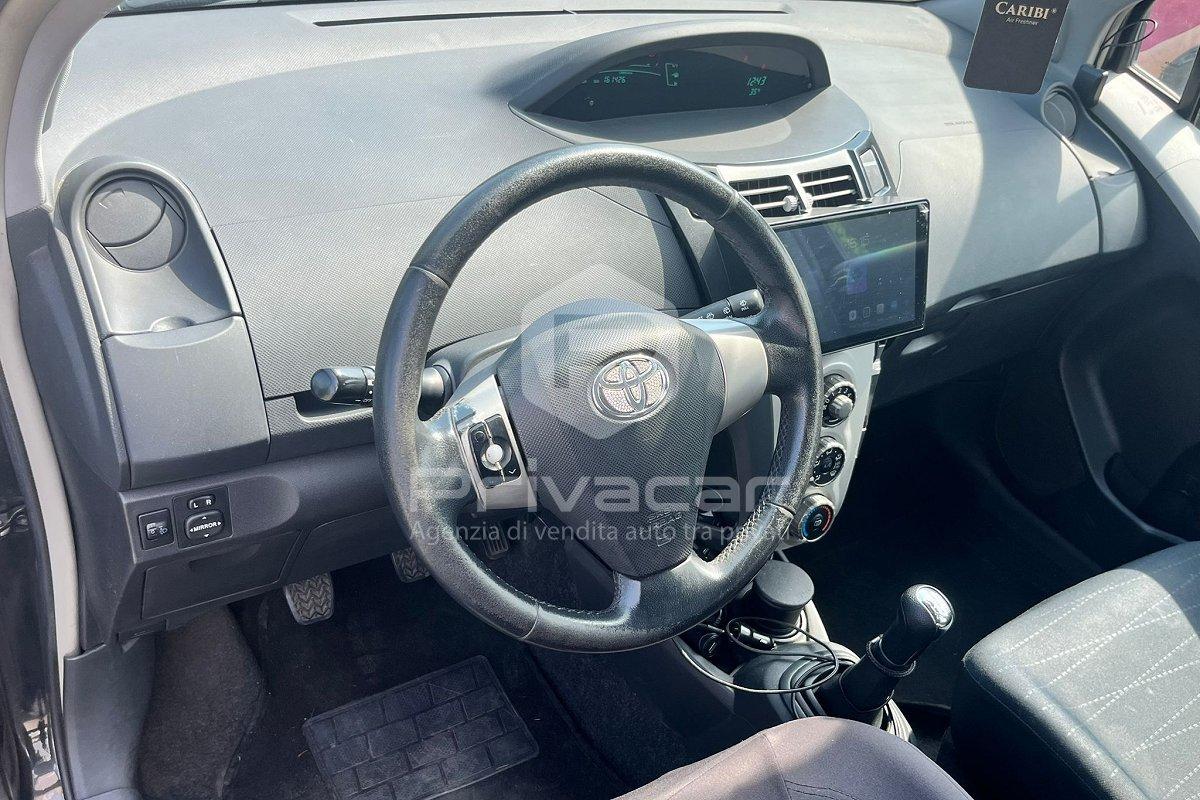 TOYOTA Yaris 1.0 5 porte Sol