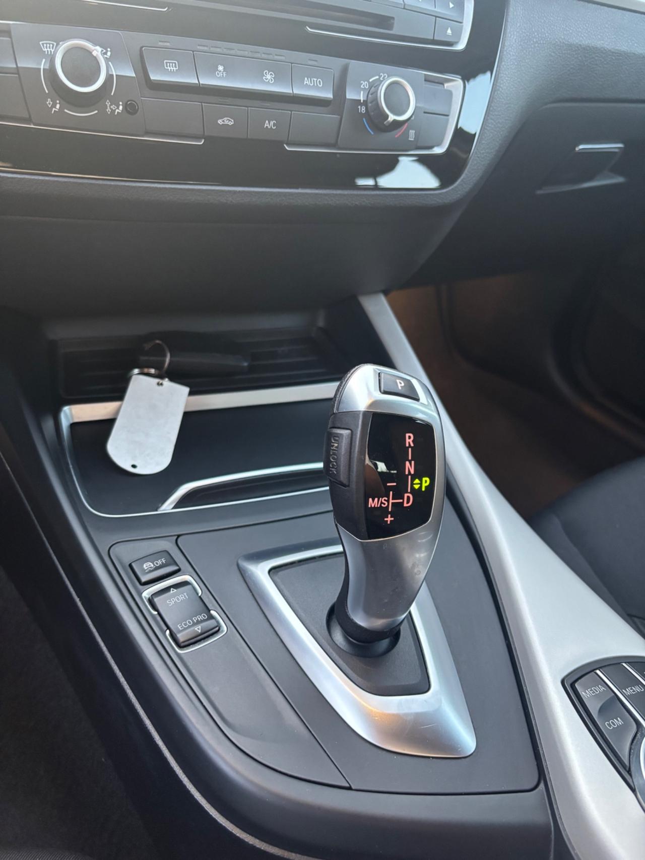 Bmw 118 118d 5p. Business Advantage