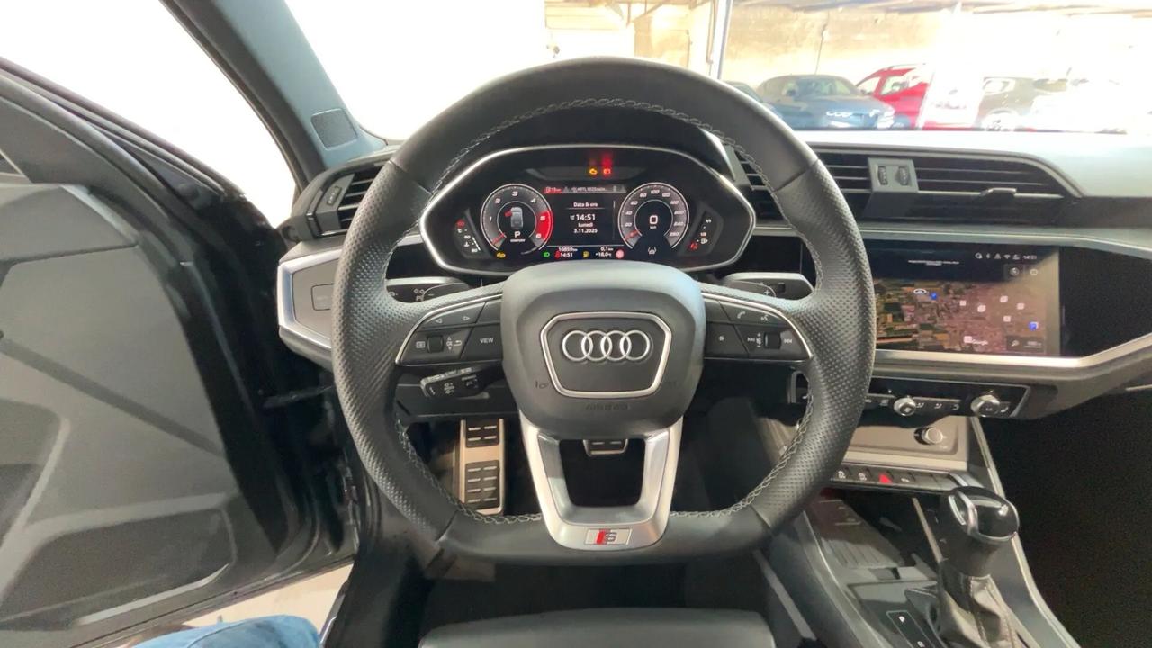 Audi Q3 SPB 35 TDI S tronic Identity Black