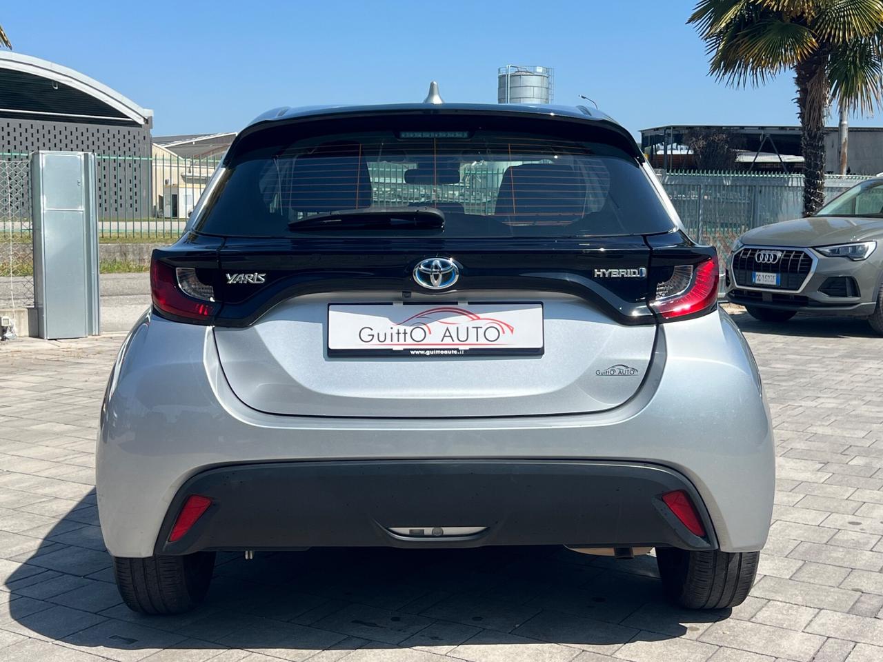 Toyota Yaris 1.5 Hybrid 5 porte Business FINANZIABILE