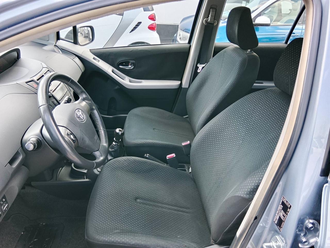 Toyota Yaris 1.3 4 CILINDRI!