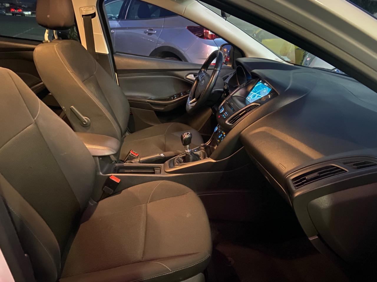 Ford Focus 1.5 TDCi 95 CV SW nuova garanzia12