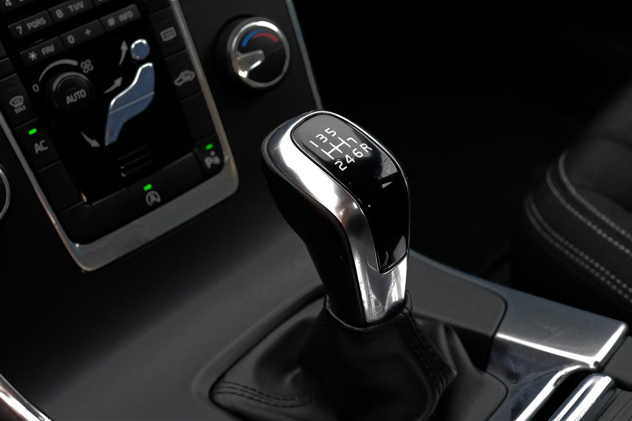 Volvo V60 D2 R-design