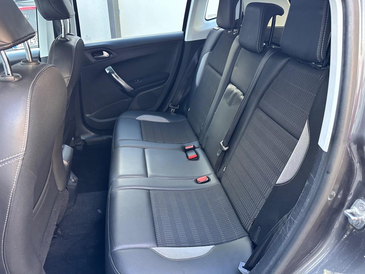 Peugeot 2008 BlueHDi 120 S&S Allure