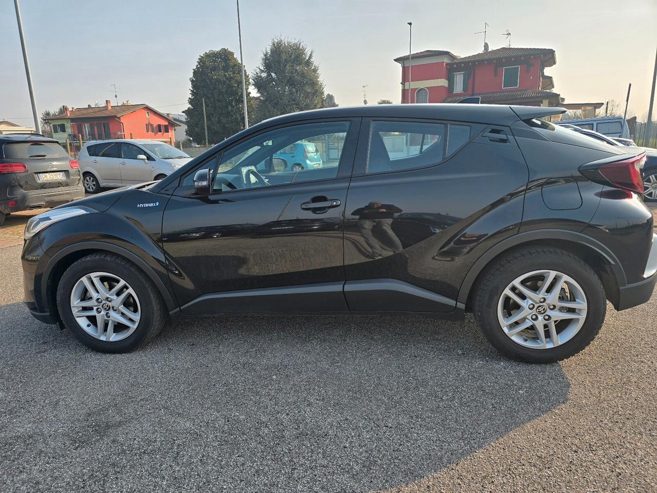 Toyota C-HR 1.8 Hybrid E-CVT Lounge